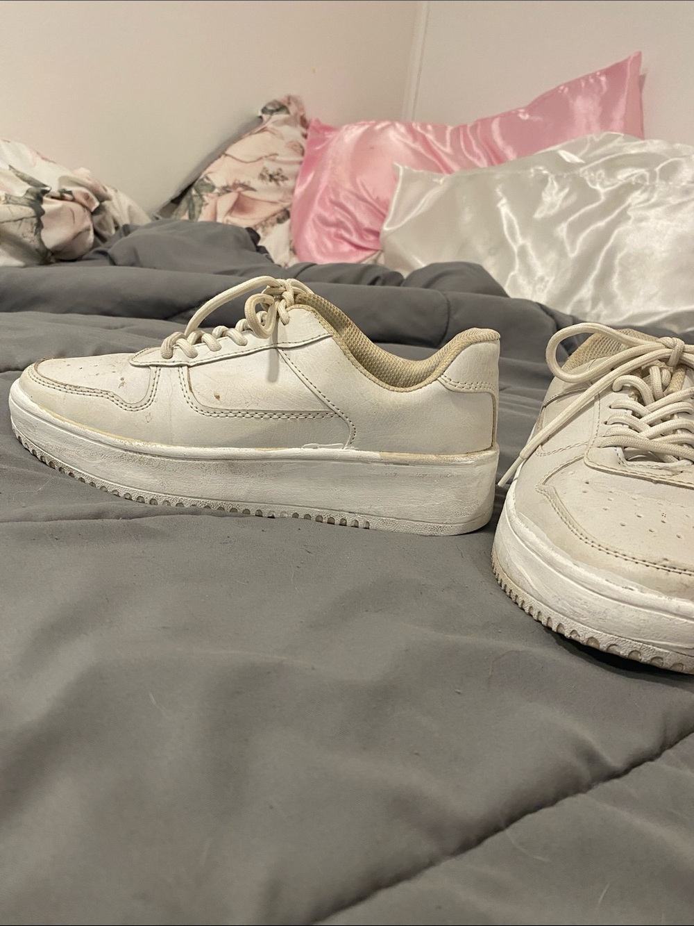 No Boundaries Women's White Platform Sneakers size  6.5
